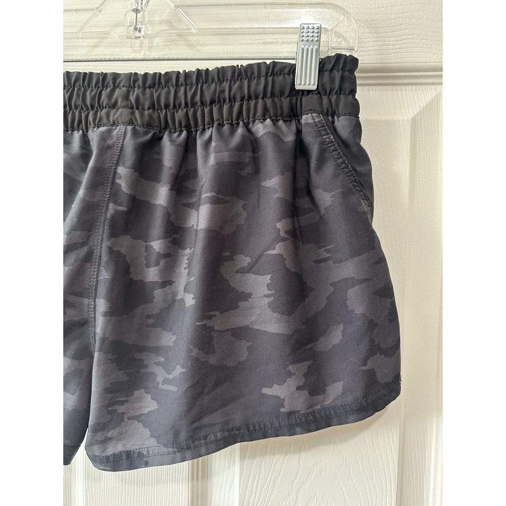 Vuori Clementine Short 2.5" Black Gray Camo Small Lined - Picture 6 of 8